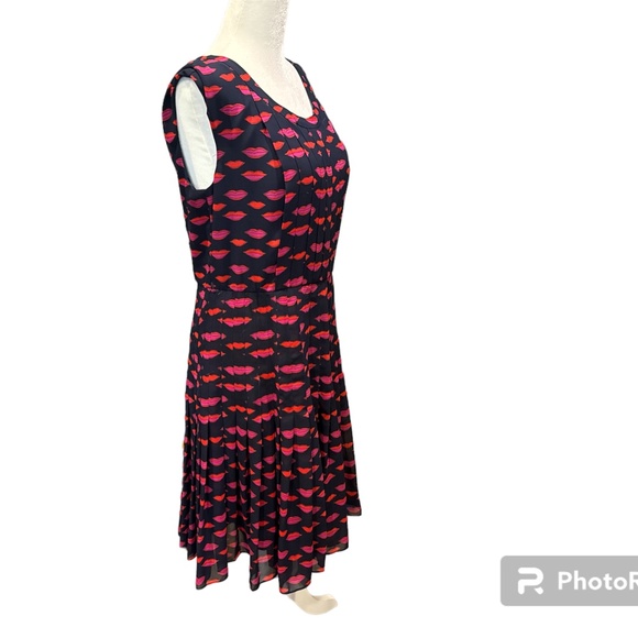 Halogen Dress with Lips Print Size 10P - Picture 3 of 5